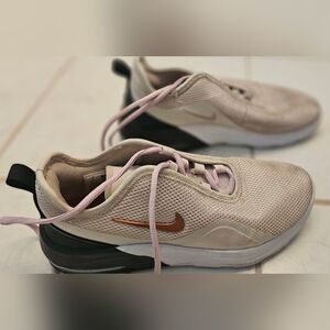 Nike Women's Beige and Pink Athletic Sneakers